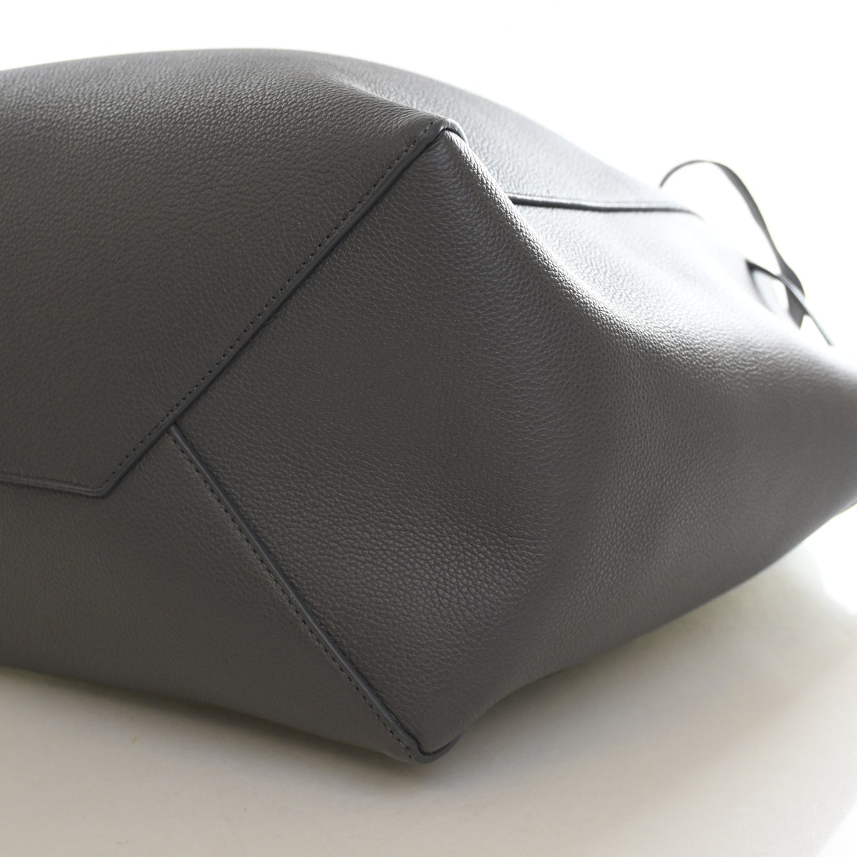 Pre-Owned Celine Medium Calfskin Cabas Drawstring Bag, base and feet view, photo 8 of 13