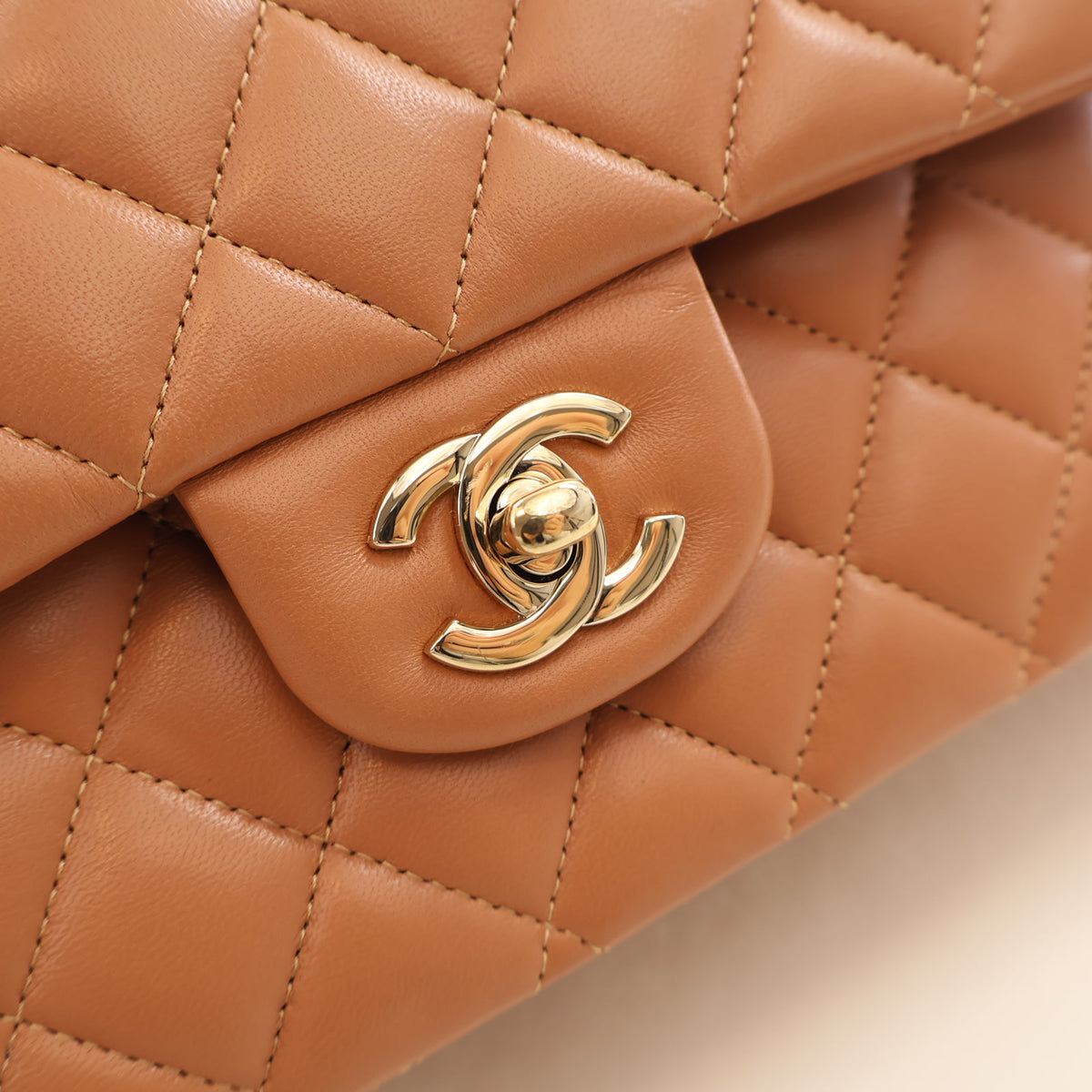 Chanel Medium Lambskin Classic Double Flap Bag, photo 4 of 17