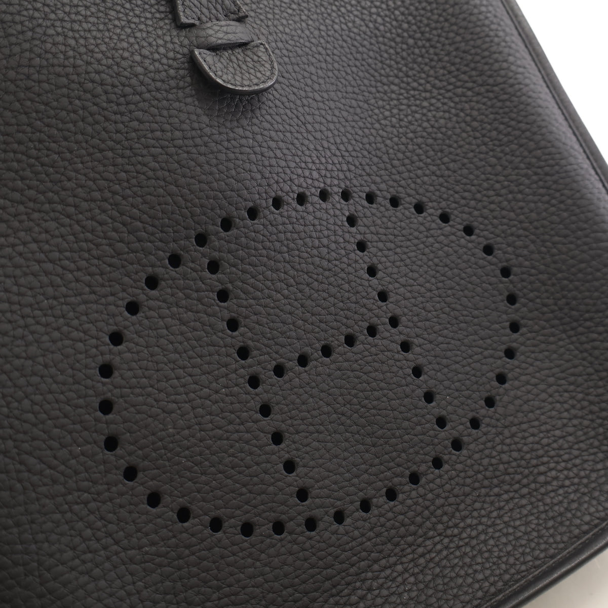 Pre-Owned Hermès Evelyne 29 Noir Togo Leather, logo detail