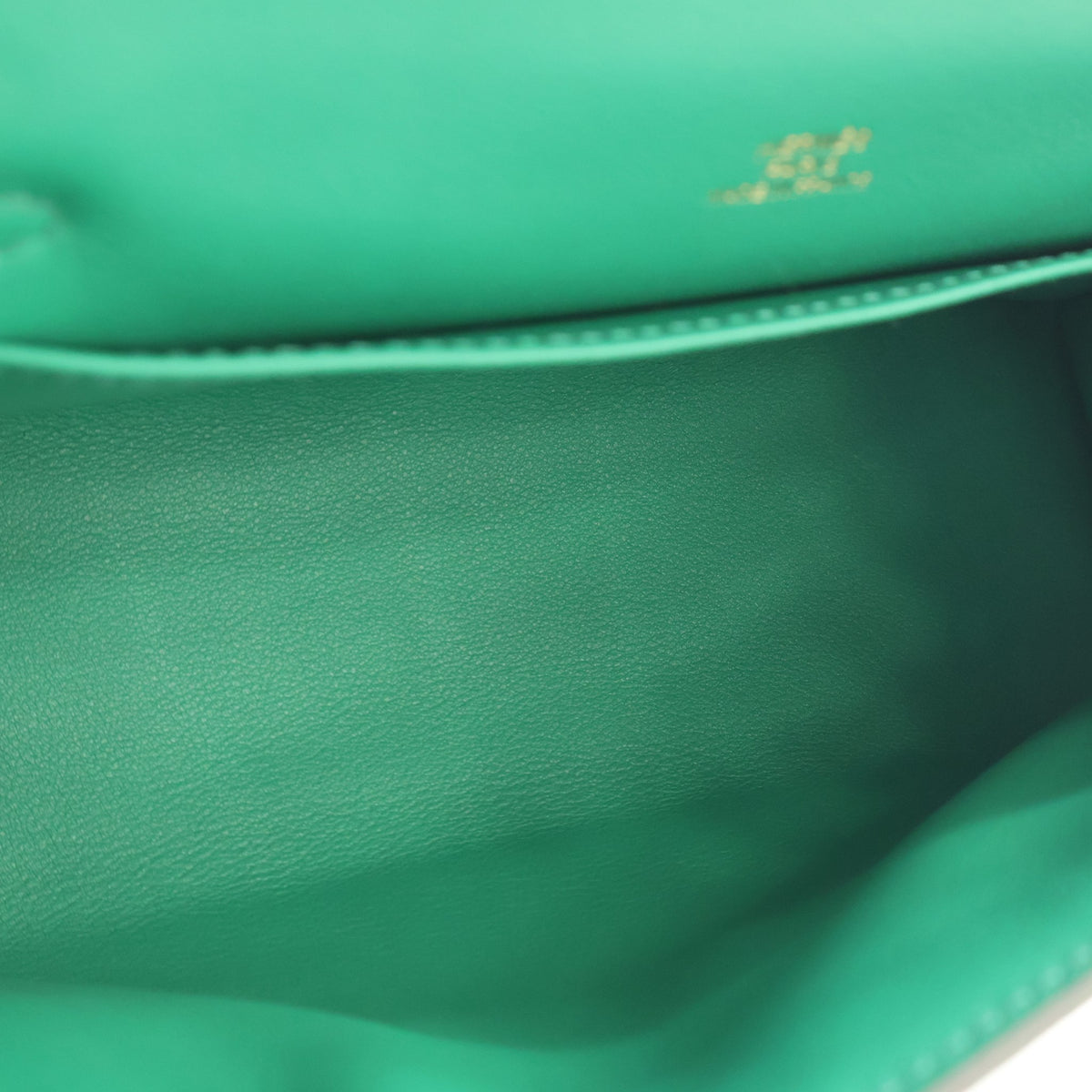 Pre-Owned Hermès Kelly Vert Vertigo Swift Leather Pochette, open interior with lining