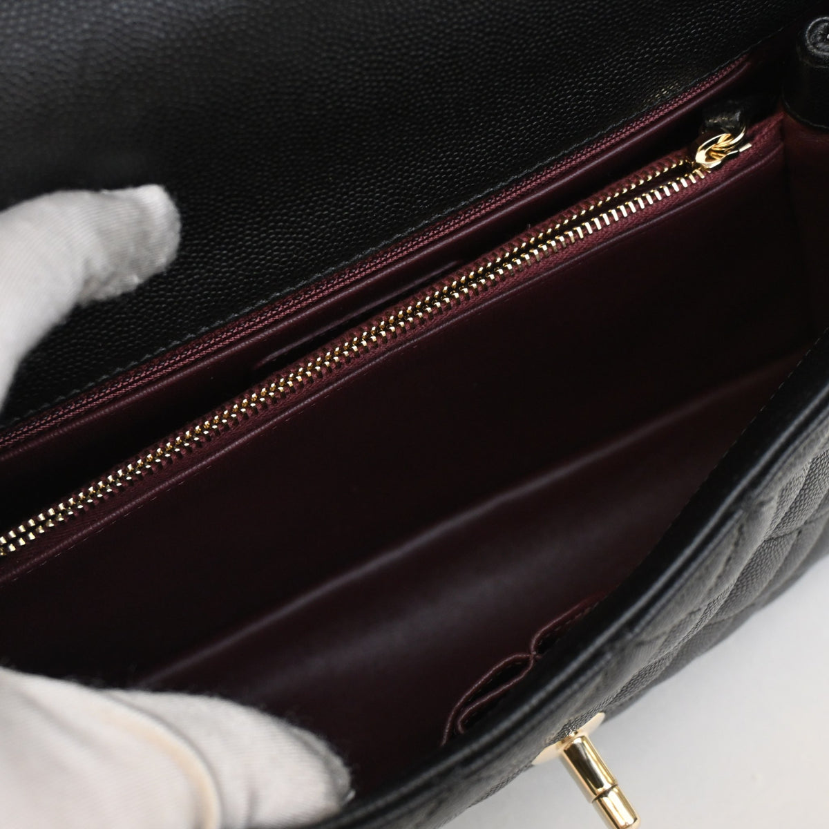 Pre-Owned Chanel Coco Handle Medium Caviar Leather Bag, open interior with lining, photo 14 of 17