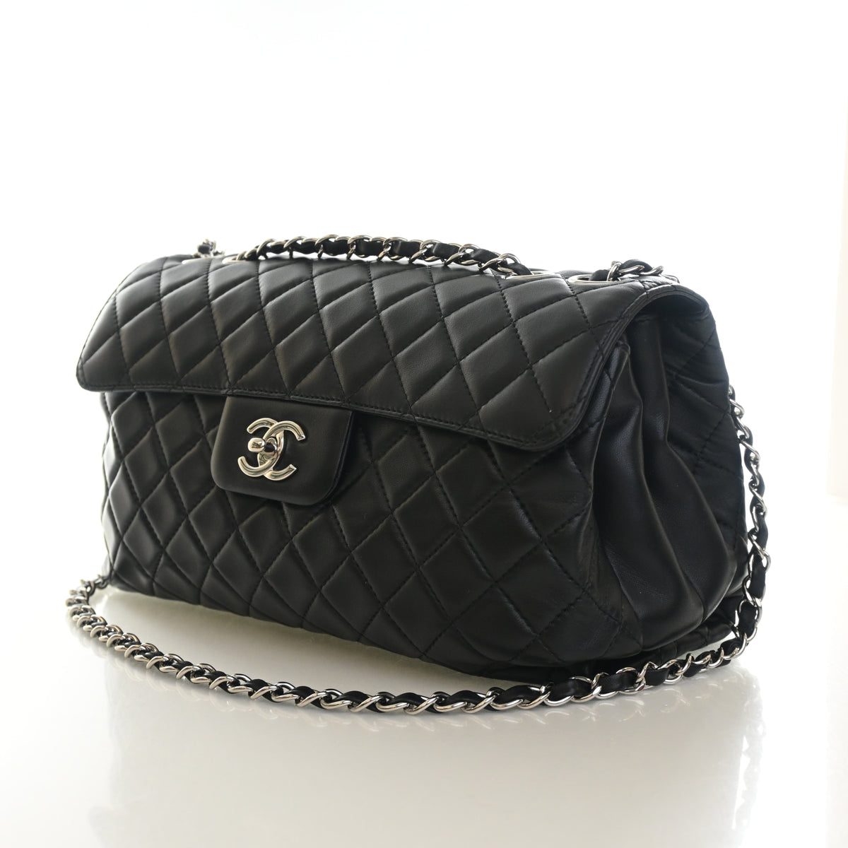 Pre-Owned Chanel Flap Bag Medium Lambskin Accordion Single, side profile