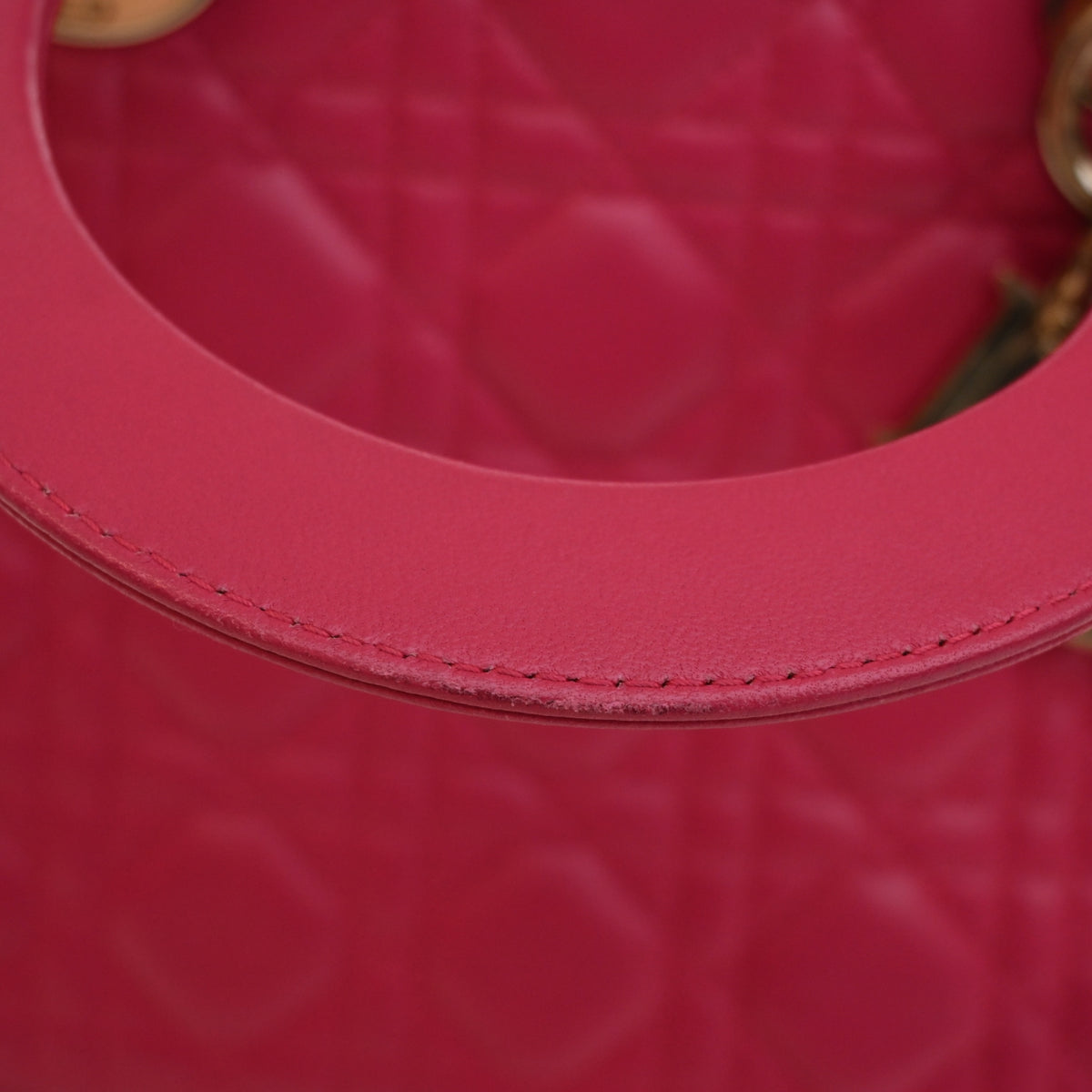 Pre-Owned Christian Dior Lady Dior Medium Lambskin, corner detail, photo 16 of 17