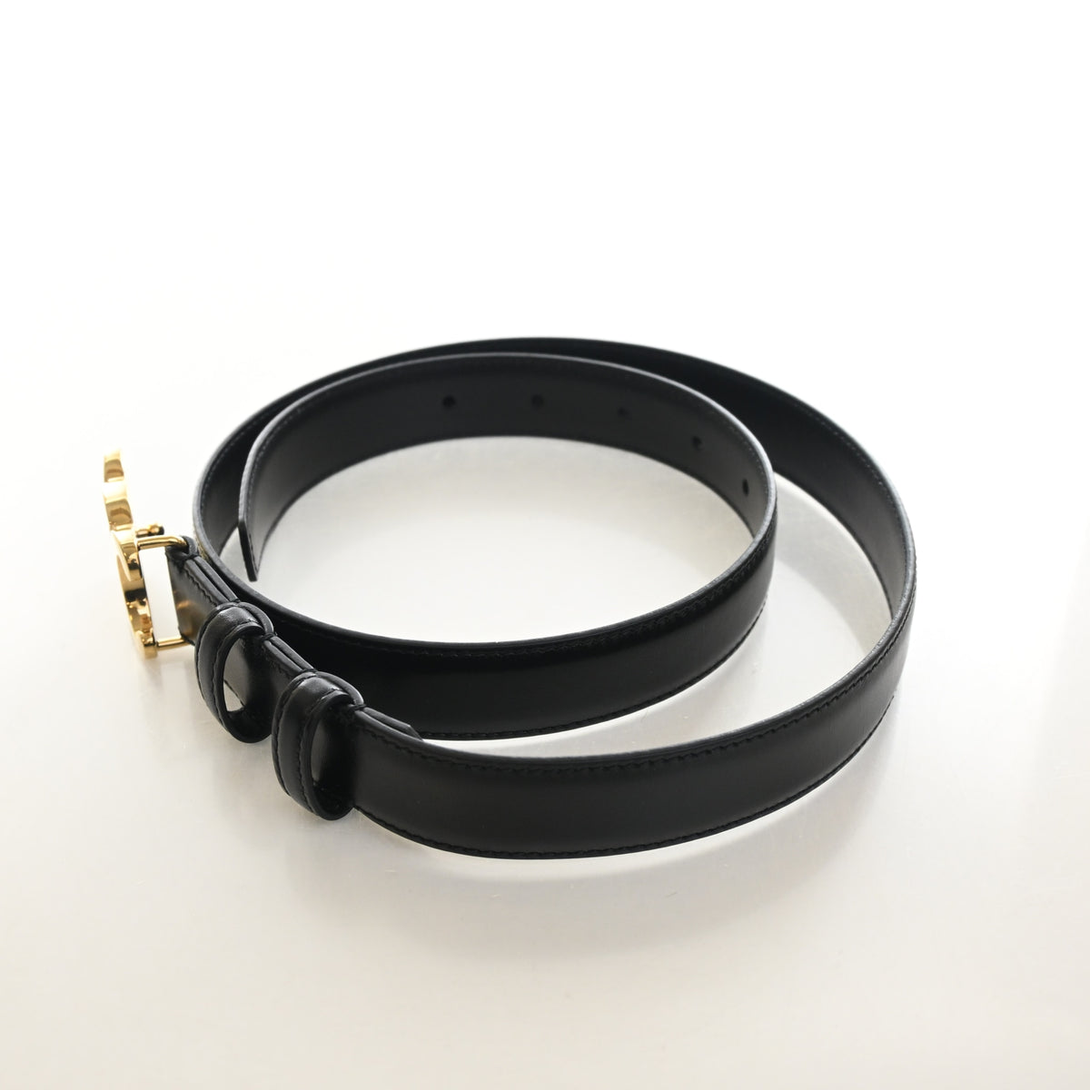 Pre-Owned Celine Triomphe Sz 80 Calfskin Belt, side profile