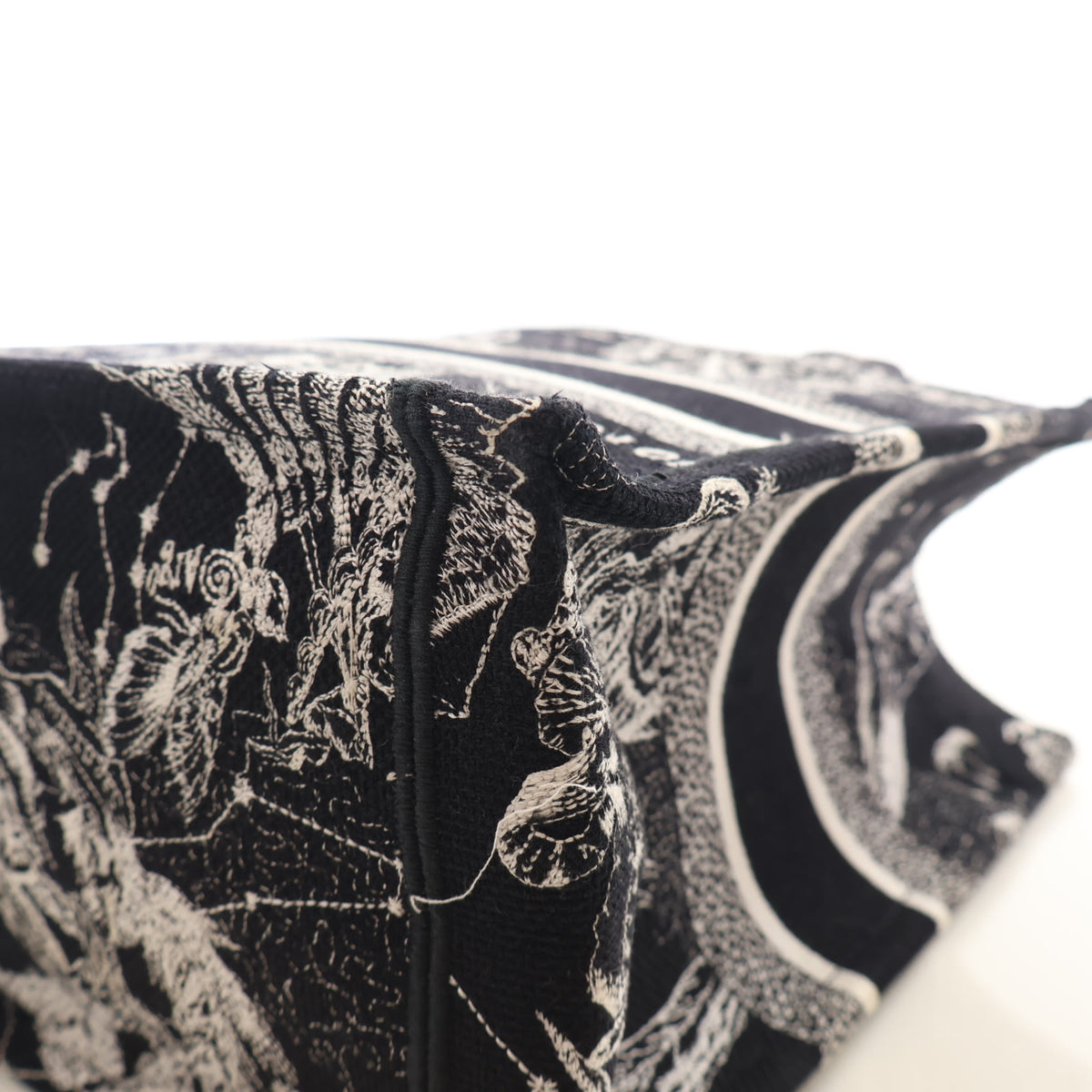 Christian Dior Medium Zodiac Toile De Jouy Book Tote, photo 10 of 17