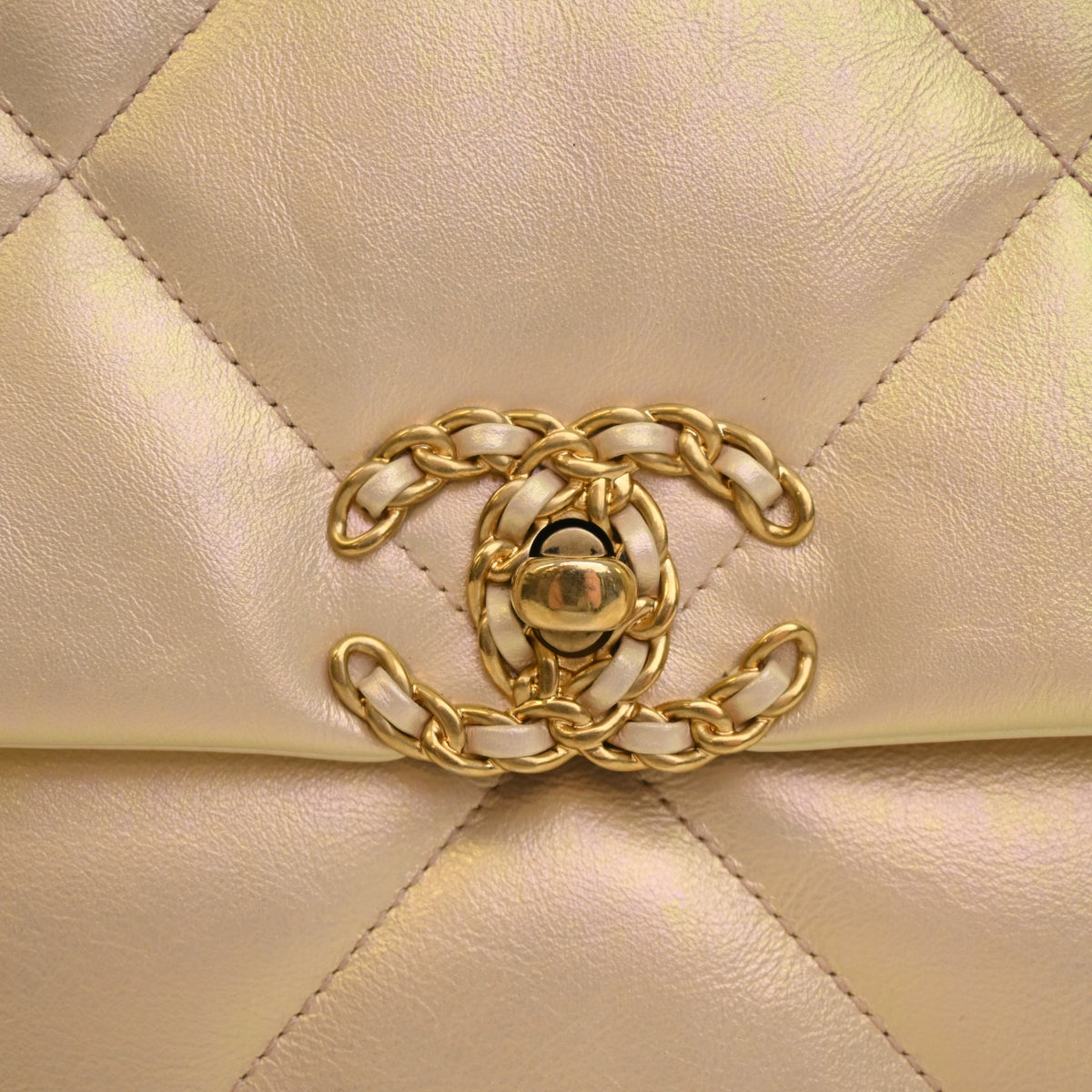 Pre-Owned Chanel 19 Flap Bag Medium Lambskin, gold hardware close-up, photo 4 of 16