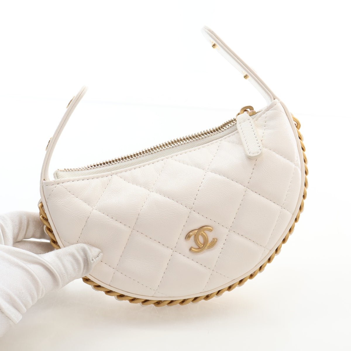 Pre-Owned Chanel Hobo Mini Lambskin Chain Around Pouch Bag, side profile, photo 14 of 18