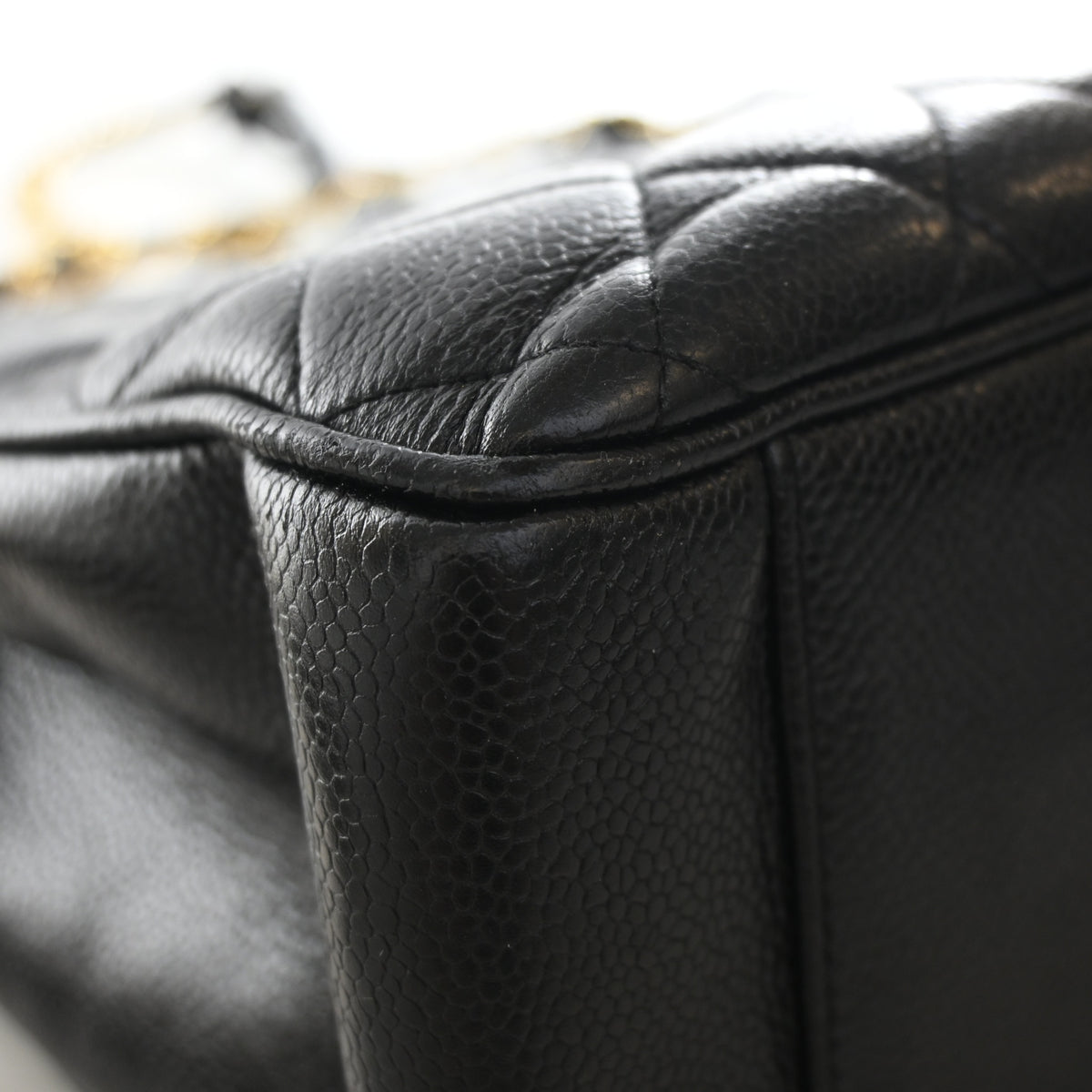 Vintage Chanel Shopping Tote Caviar Leather, corner and edge detail