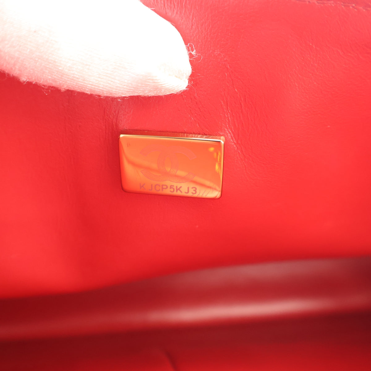 Pre-Owned Chanel Classic Double Flap Medium Caviar Leather Bag, gold hardware close-up, photo 15 of 16