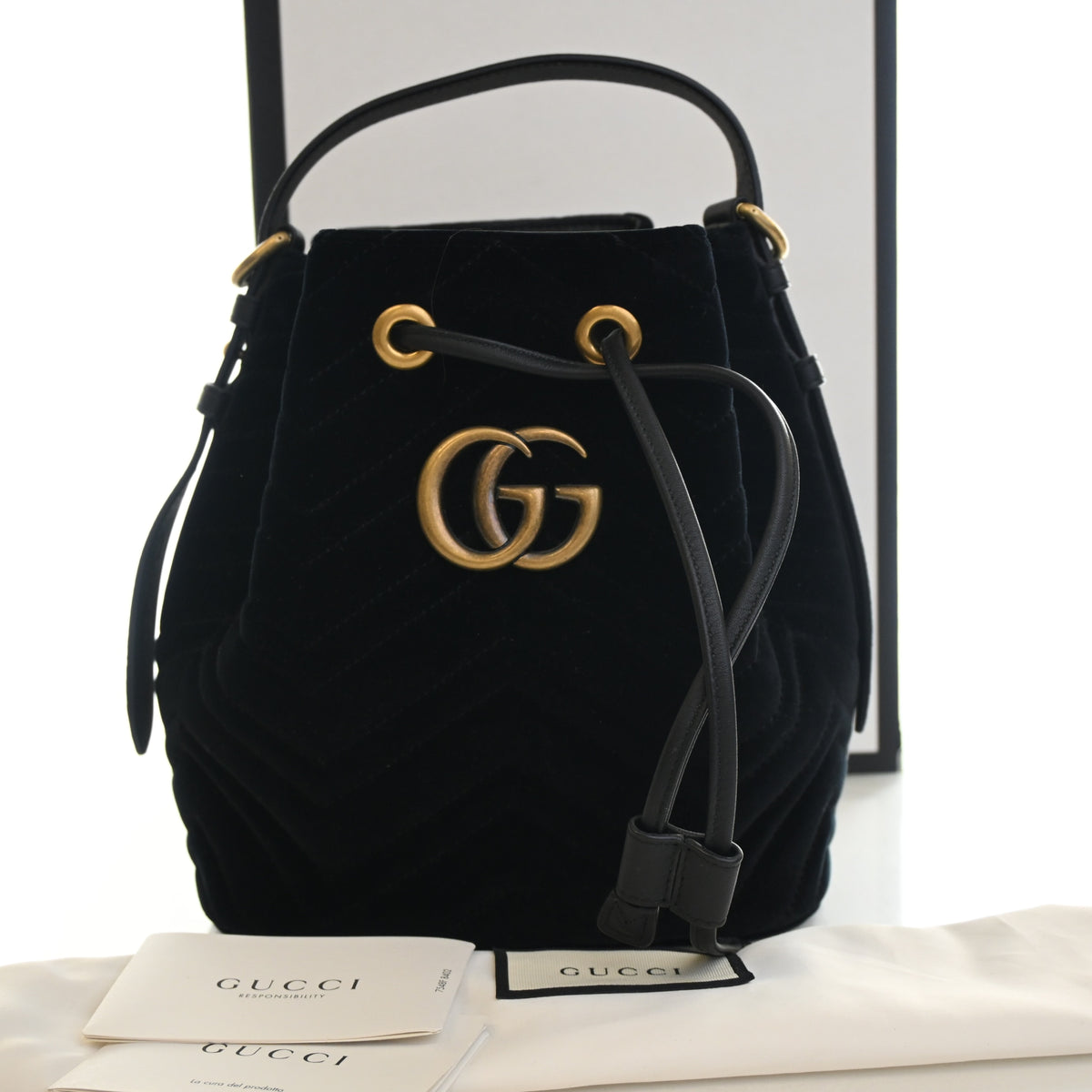 Pre-Owned Gucci Bucket Bag Velvet GG Marmont, front view, photo 13 of 13