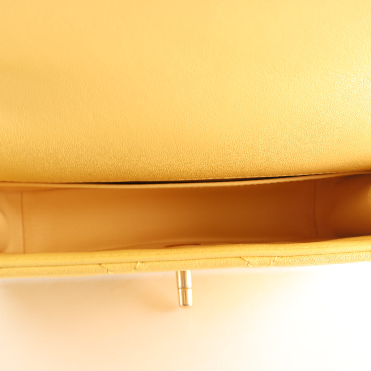 Pre-Owned Chanel Flap Bag Lambskin CC, open interior with lining