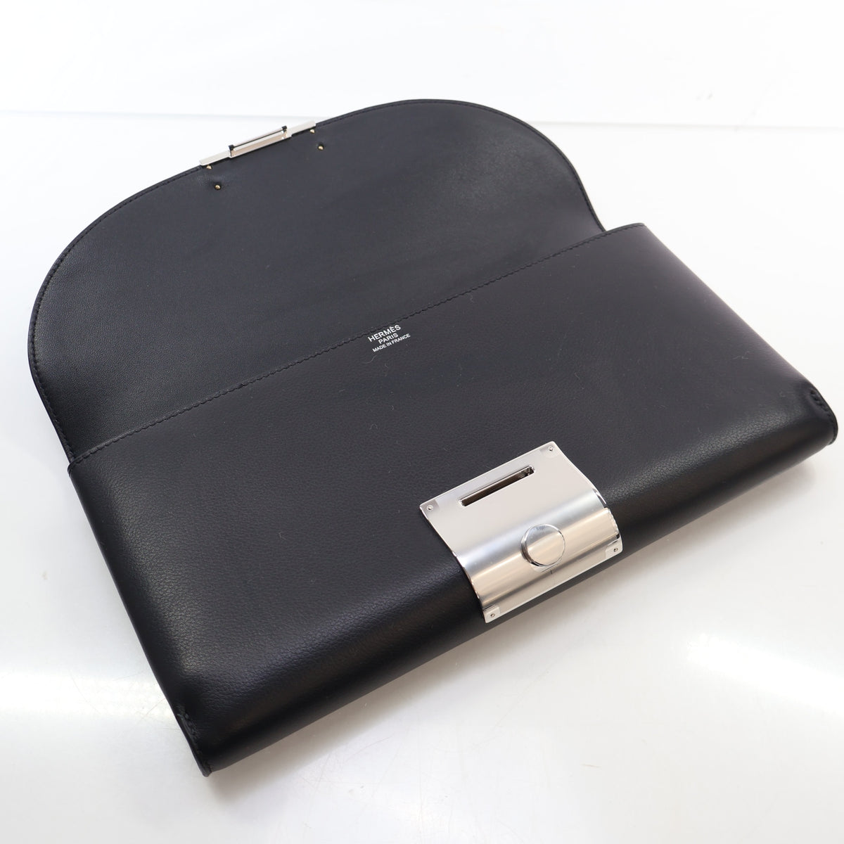 Pre-Owned Hermès Noir Evergrain Leather Depechette Pouch, open front view
