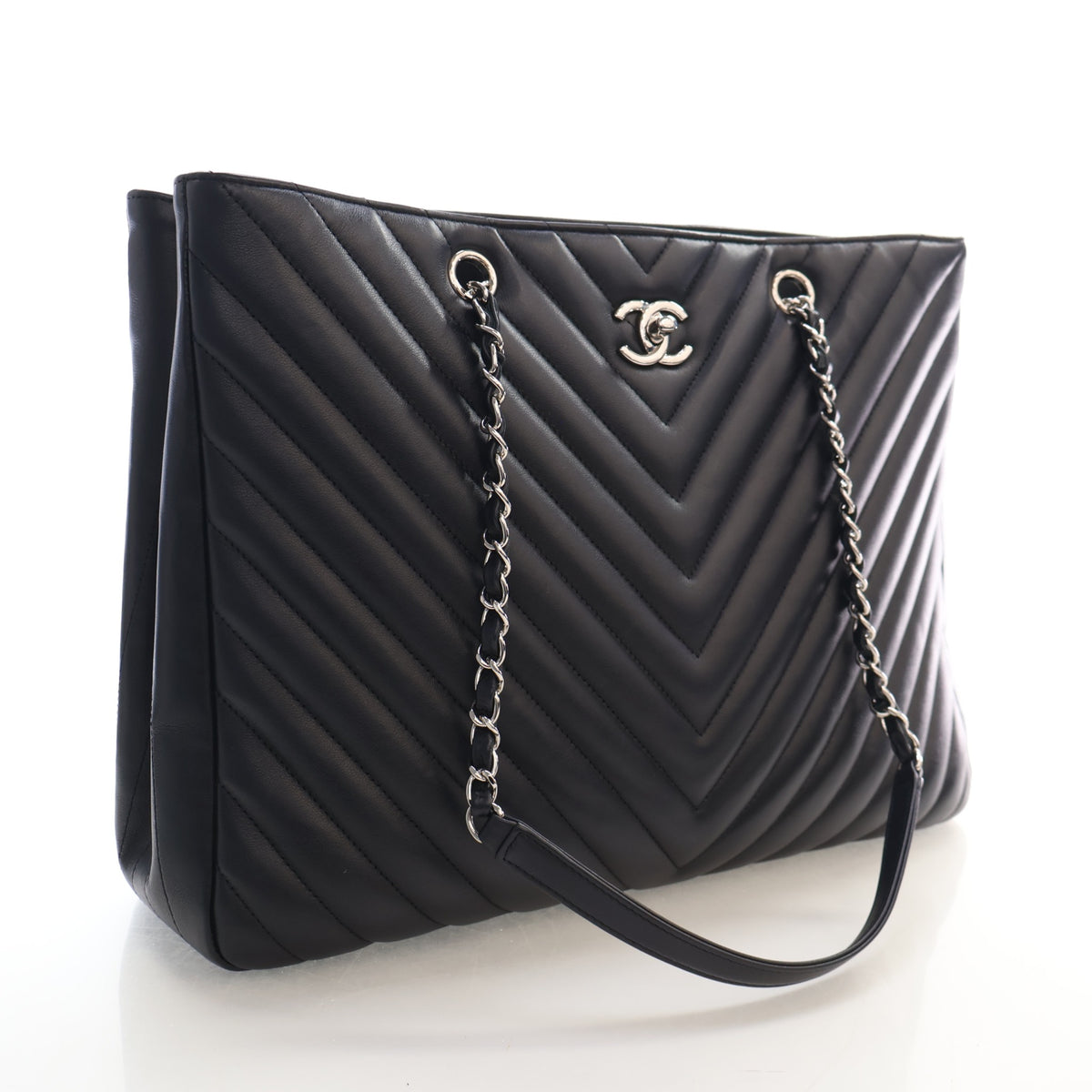 Pre-Owned Chanel Tote Bag Large Lambskin Chevron, front view