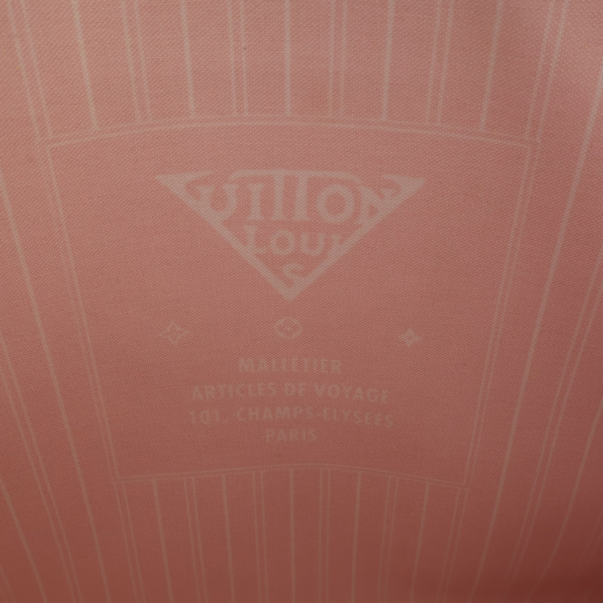Pre-Owned Louis Vuitton Onthego GM Monogram Giant By The Pool, logo detail