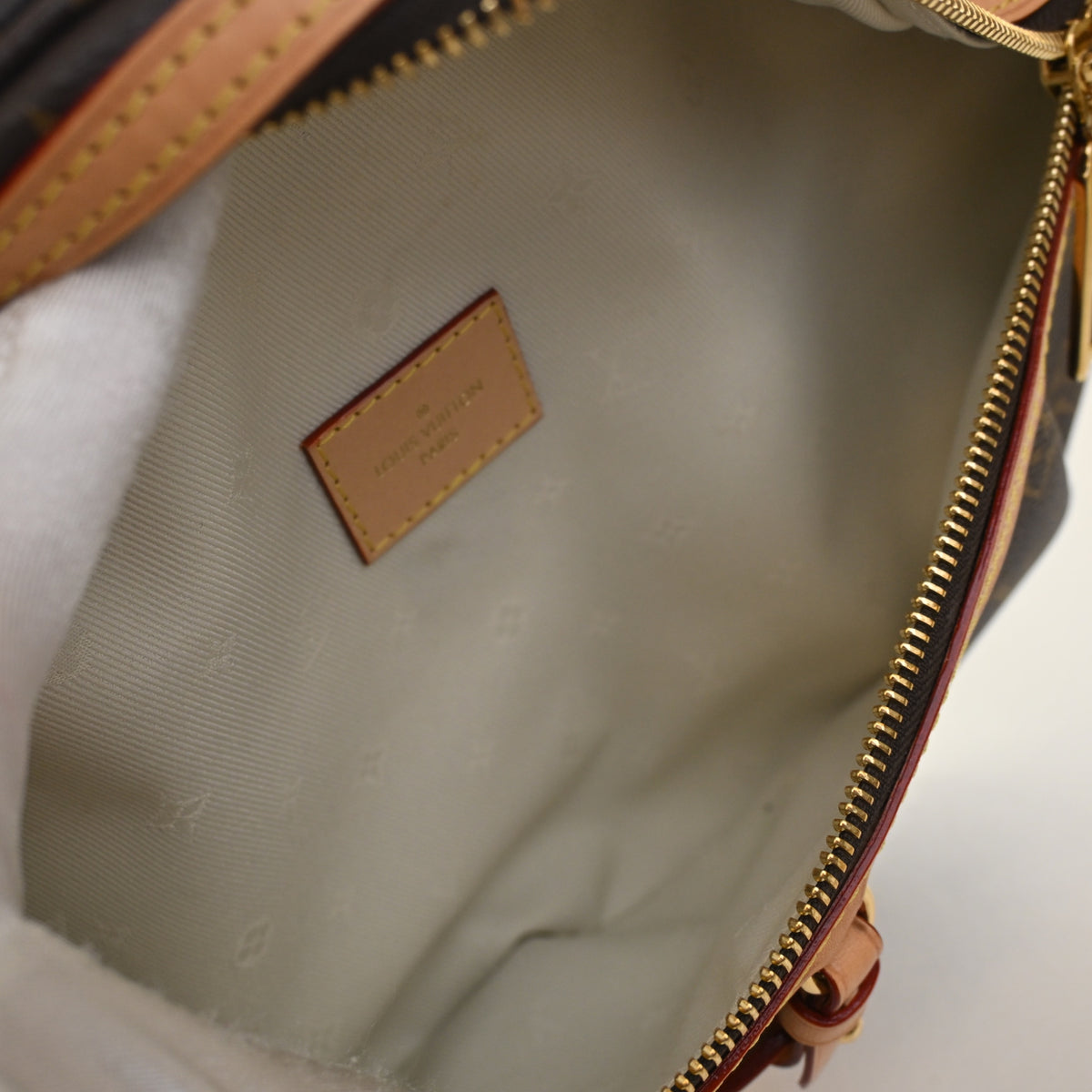 Pre-Owned Louis Vuitton Monogram High Rise Bumbag, open interior with lining