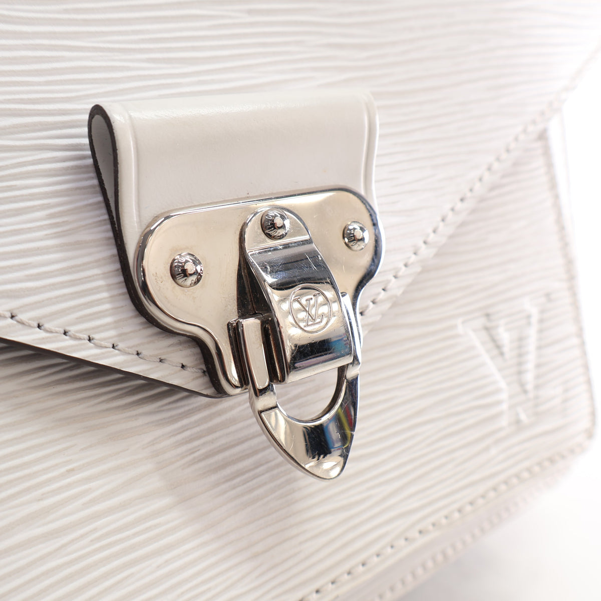 Pre-Owned Louis Vuitton Epi Neo Monceau, silver hardware