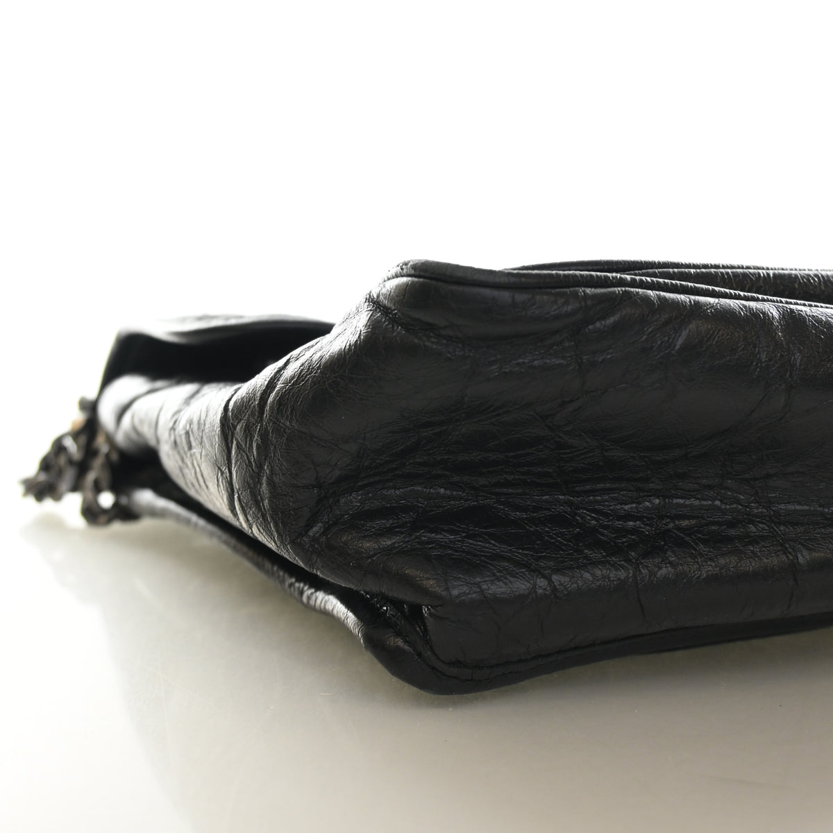 Pre-Owned Saint Laurent Shoulder Bag Medium Calfskin Niki, side profile, photo 6 of 13