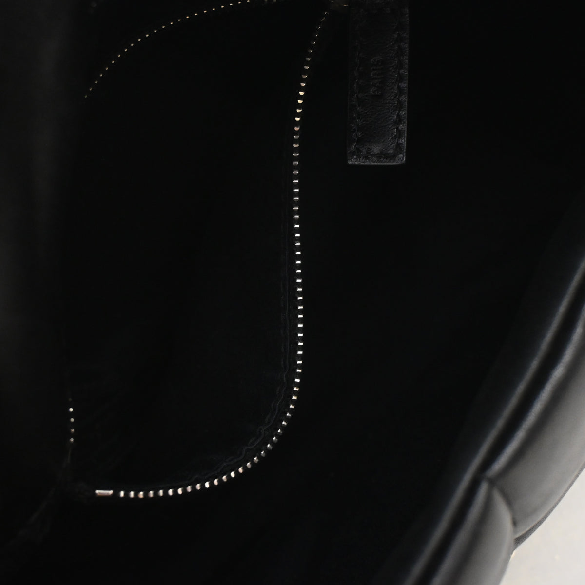 Pre-Owned Saint Laurent Loulou Medium Lambskin Puffer, open interior