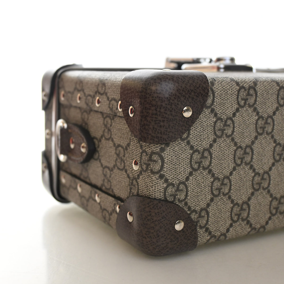 Gucci GG Supreme Globe Trotter Bamboo Handle Trunk Clutch, photo 6 of 14