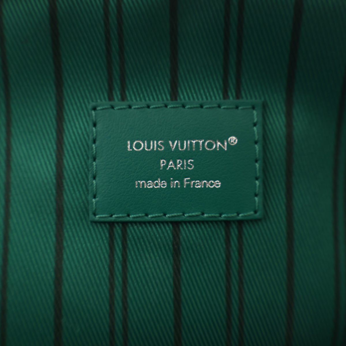 Pre-Owned Louis Vuitton PM Monogram Avenue Sling Bag, interior label and date code