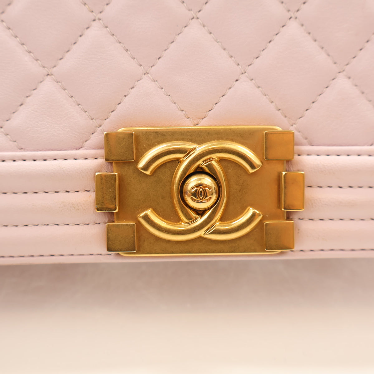 Chanel Medium Lambskin Boy Bag, photo 4 of 19