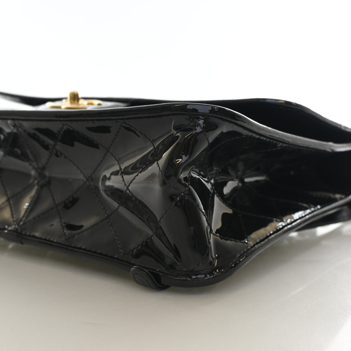 Pre-Owned Chanel Top Handle Large Patent Leather School Memory Flap Bag, corner and edge detail
