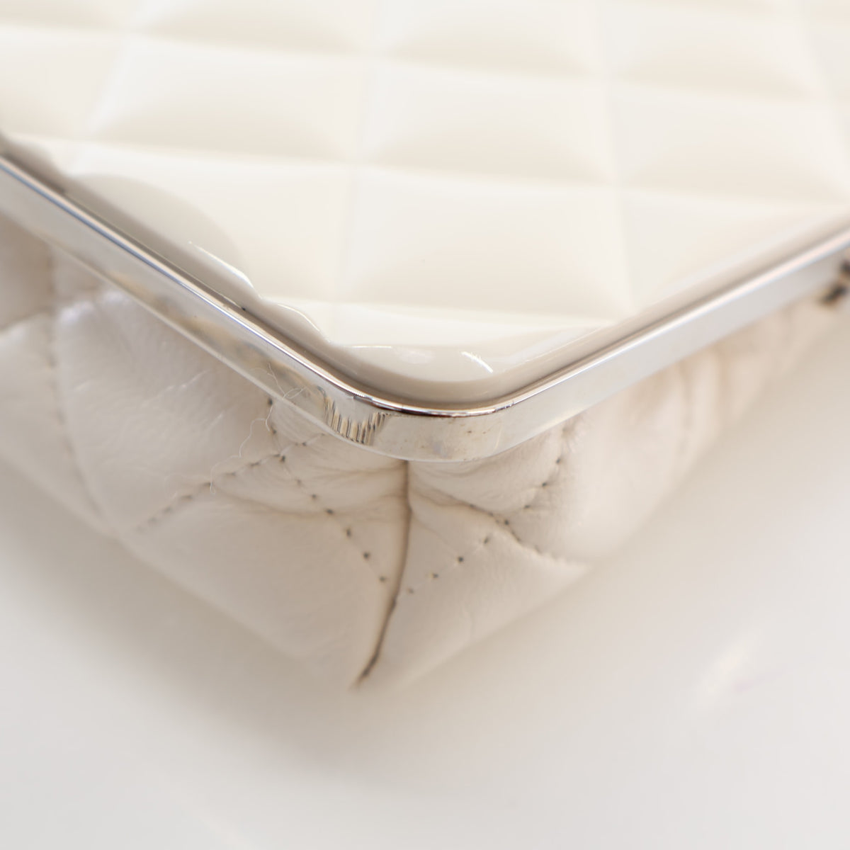 Chanel Small Crinkled Calfskin Acrylic CC Kiss-Lock Clutch With Chain, photo 13 of 17