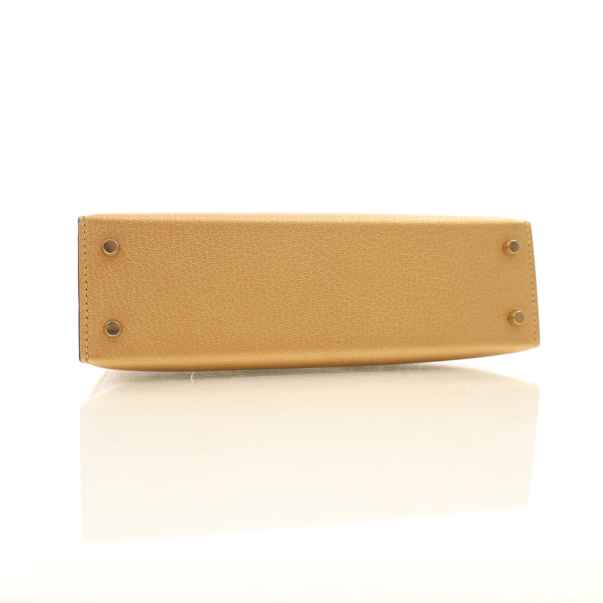 Pre-Owned Hermès Kelly Mini Dore Metallic Chevre Leather Chamkilight 20, base and feet view