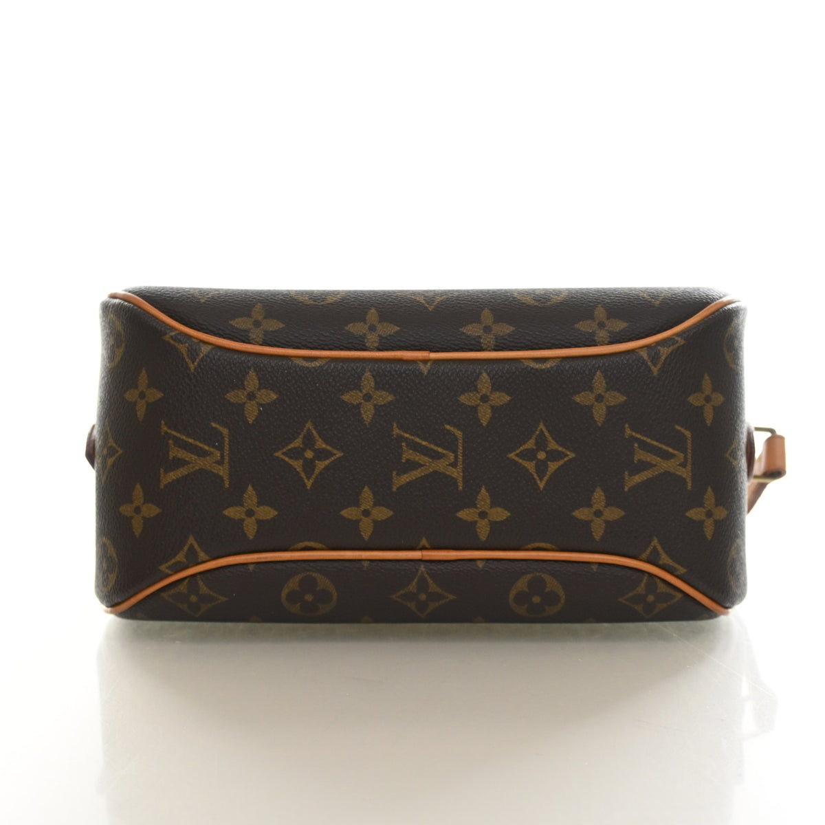 Vintage Louis Vuitton Monogram Blois, base and feet view, photo 8 of 13