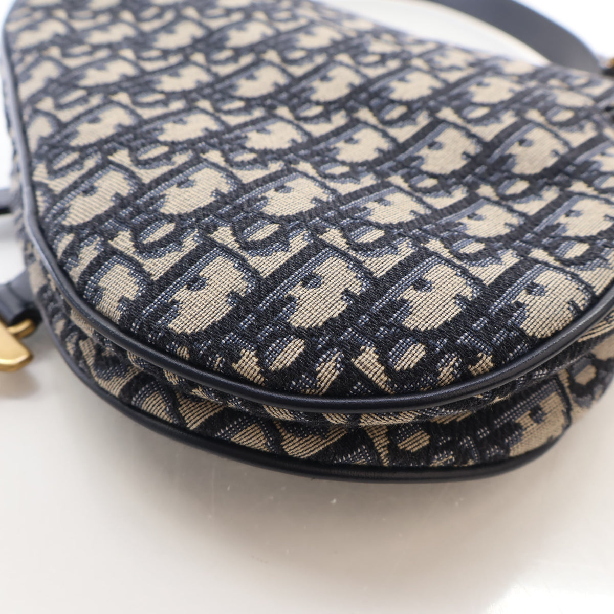 Pre-Owned Christian Dior Saddle Bag Medium Oblique, side profile, photo 13 of 16