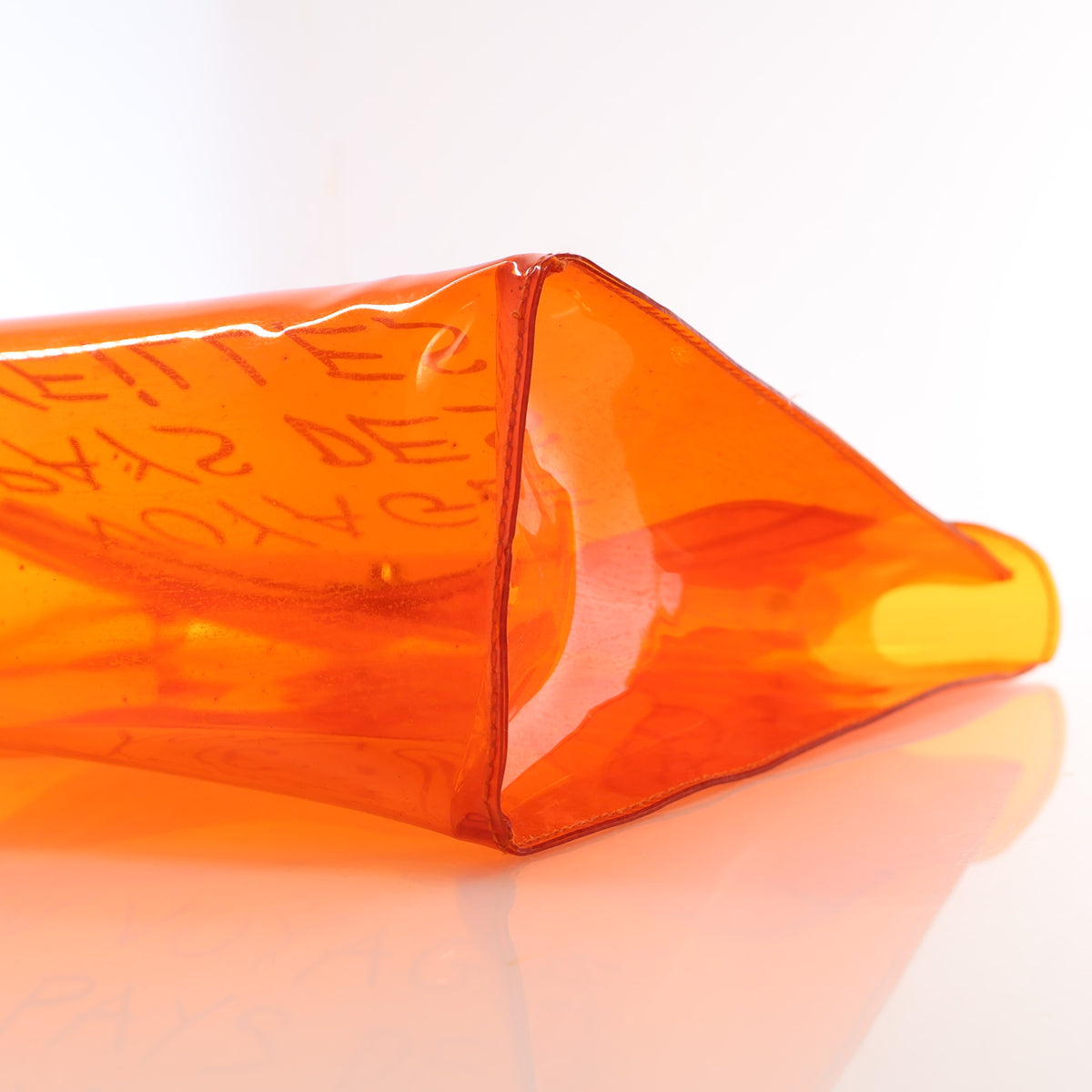 Vintage Hermès Orange Vinyl Souvenir De L’exposition, base view