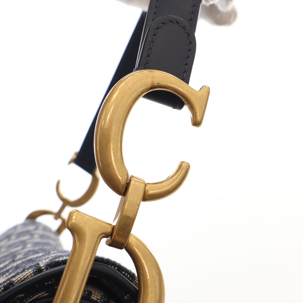 Pre-Owned Christian Dior Saddle Bag Medium Oblique, gold hardware close-up, photo 11 of 19
