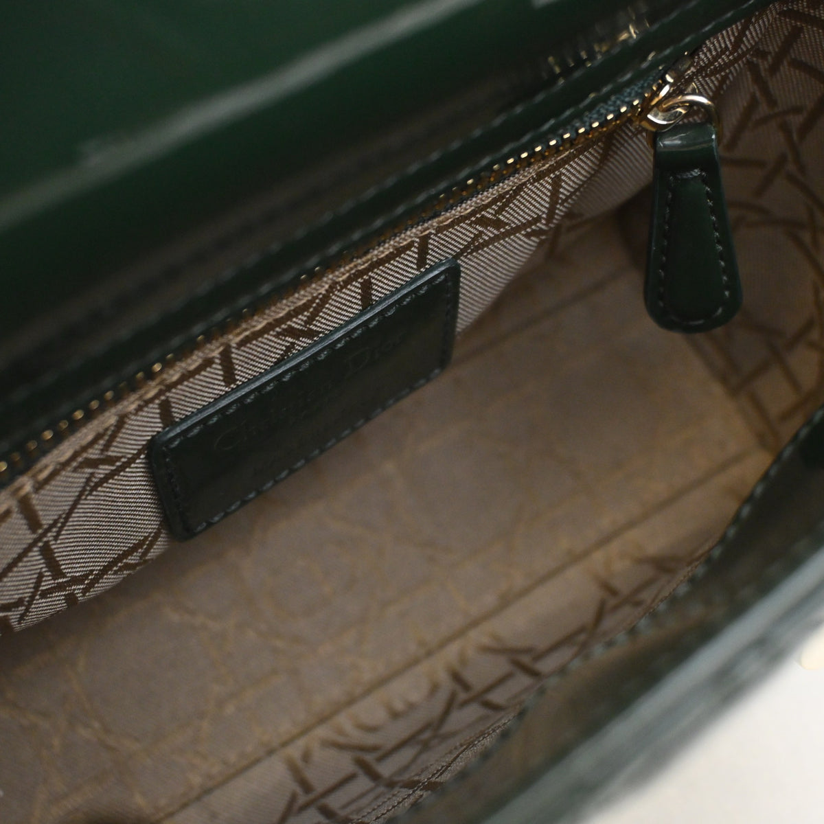 Pre-Owned Christian Dior Lady Dior Mini Patent Leather, open interior with lining