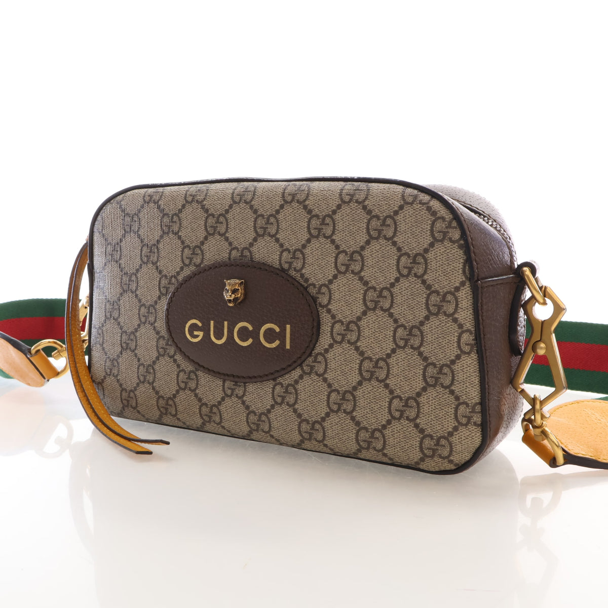 Pre-Owned Gucci Camera Bag GG Supreme Tiger, three-quarter view
