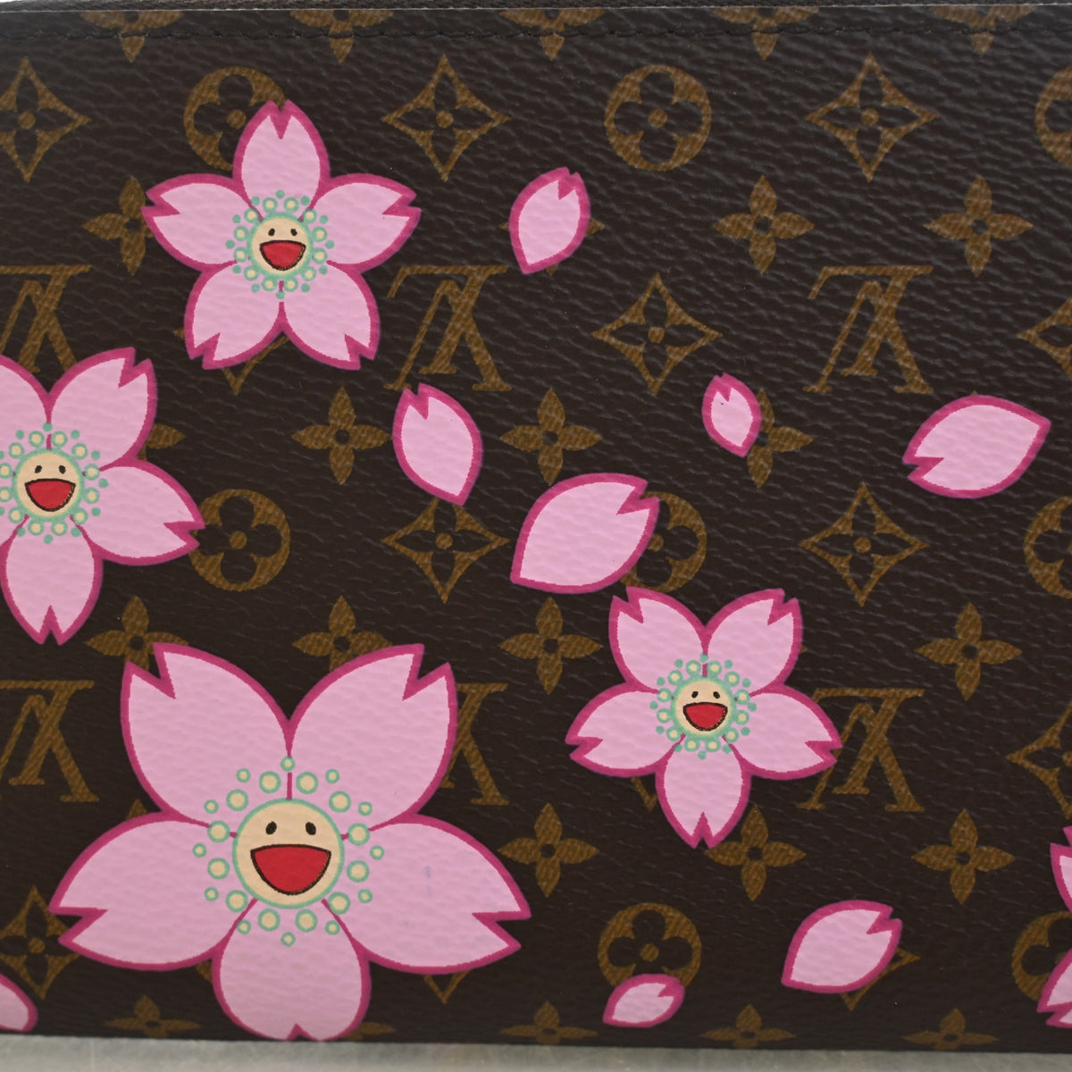 Pre-Owned Louis Vuitton Wallet X Takashi Murakami Monogram Cherry Blossom Zippy, logo detail