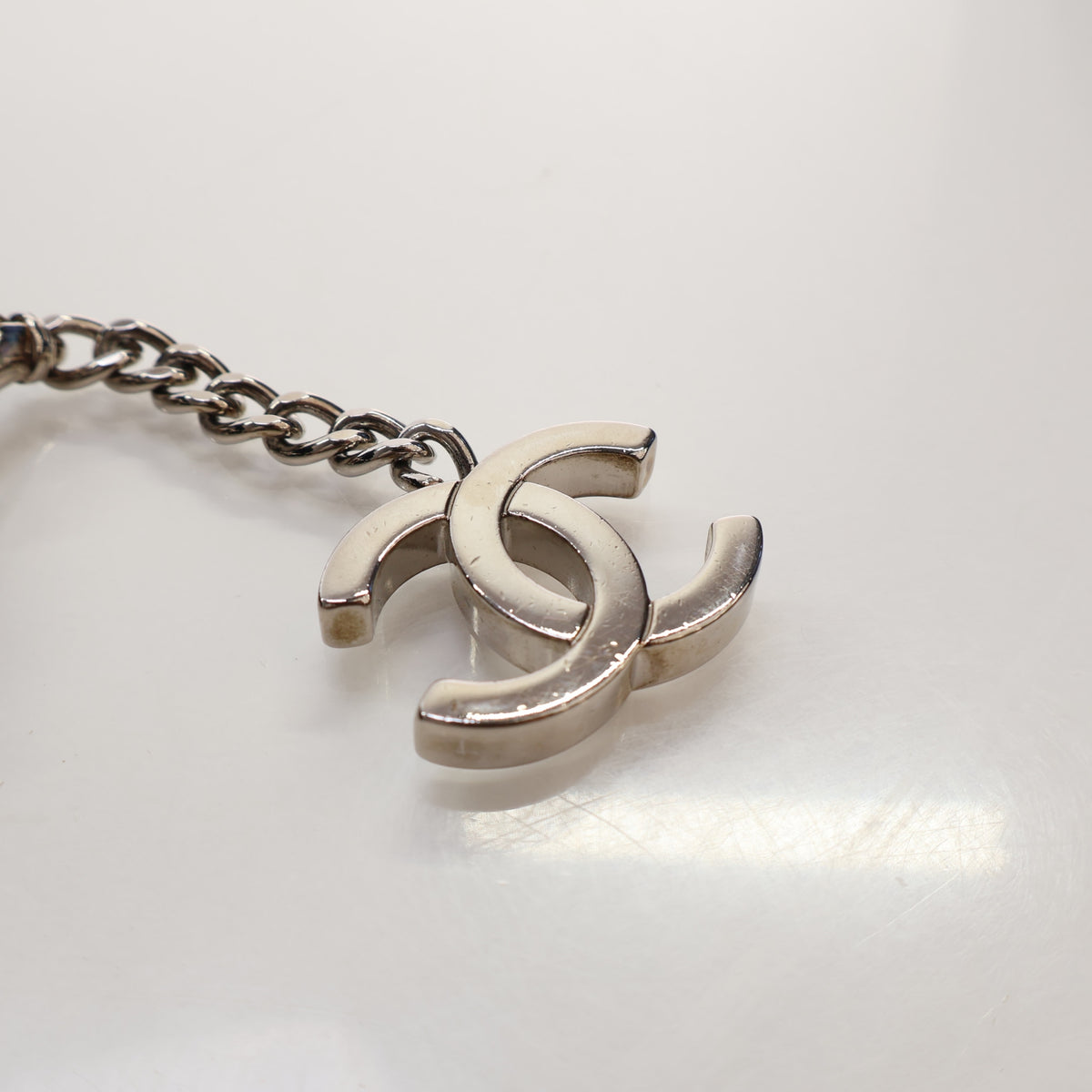 Pre-Owned Chanel Tote Woven Caviar Leather CC Charm, silver hardware