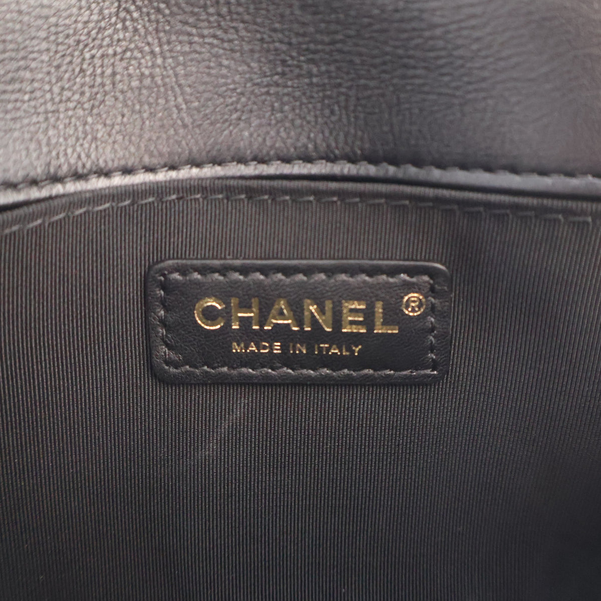 Pre-Owned Chanel Belt Bag Lambskin, gold embossed logo detail