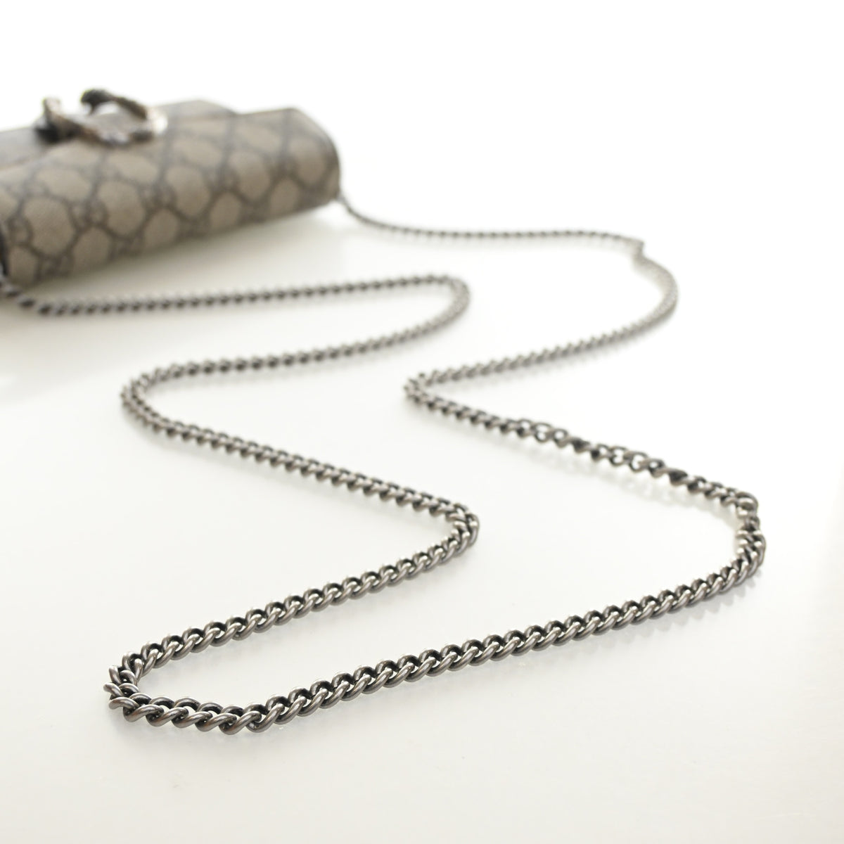 Pre-Owned Gucci Dionysus Mini Super GG Supreme, strap and chain detail