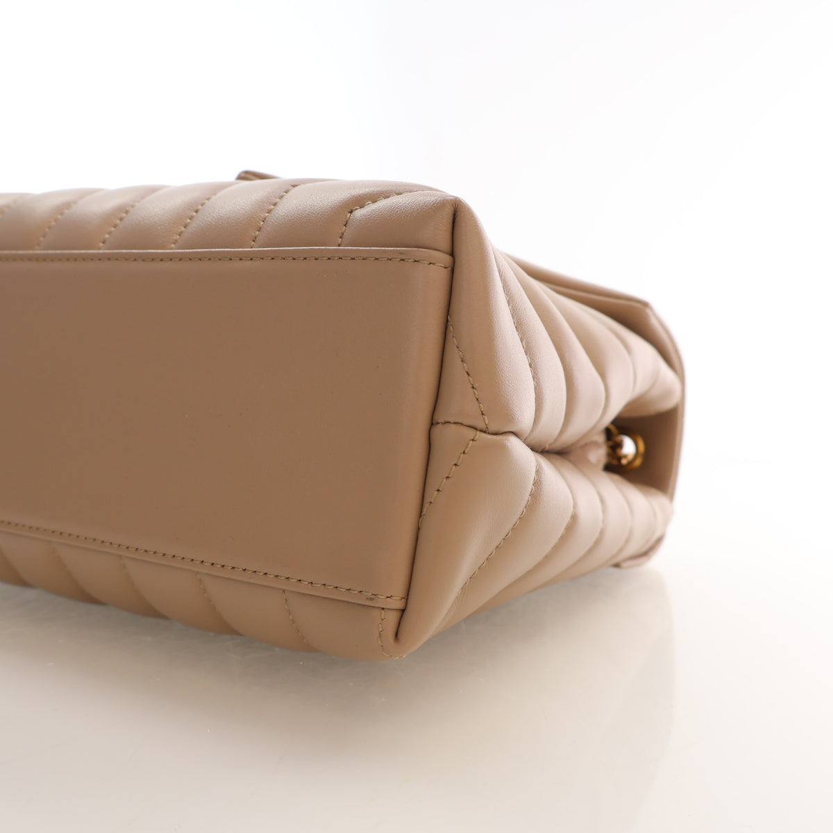 Pre-Owned Saint Laurent Loulou Small Calfskin, base and feet view, photo 8 of 15