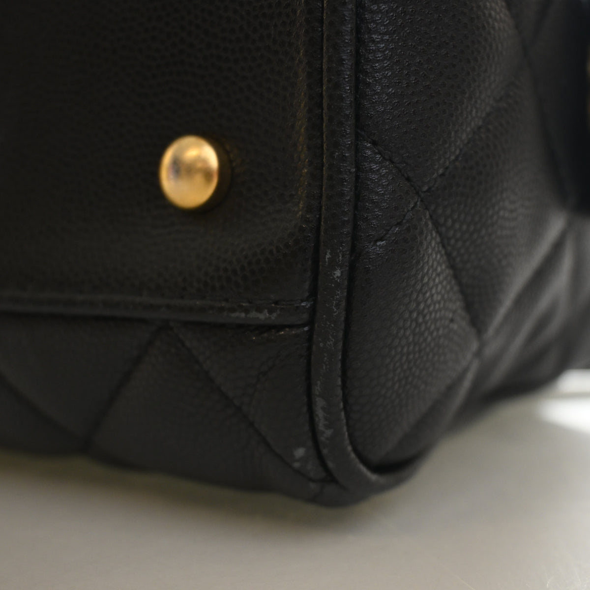 Pre-Owned Chanel Small Caviar Leather Bowling Bag, corner detail