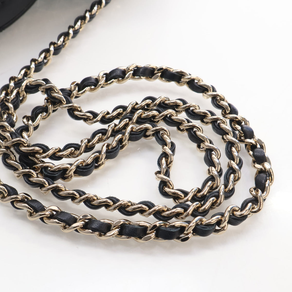 Pre-Owned Chanel Large Lambskin CC In Love Heart Bag, strap and chain detail