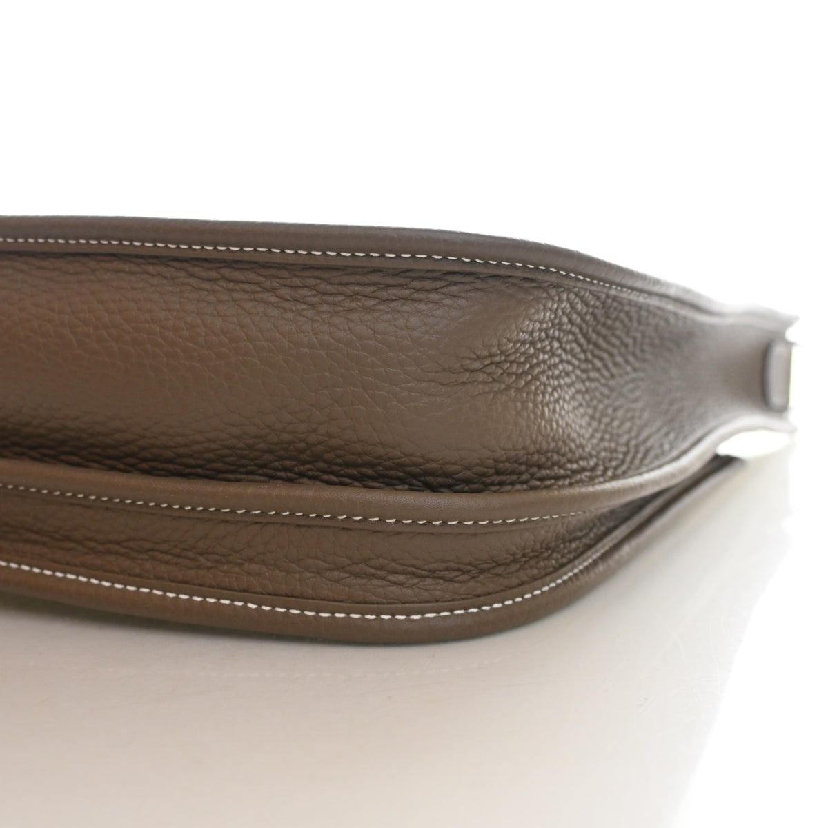 Pre-Owned Hermès Evelyne 29 Étoupe Clemence Leather III, side profile, photo 8 of 13