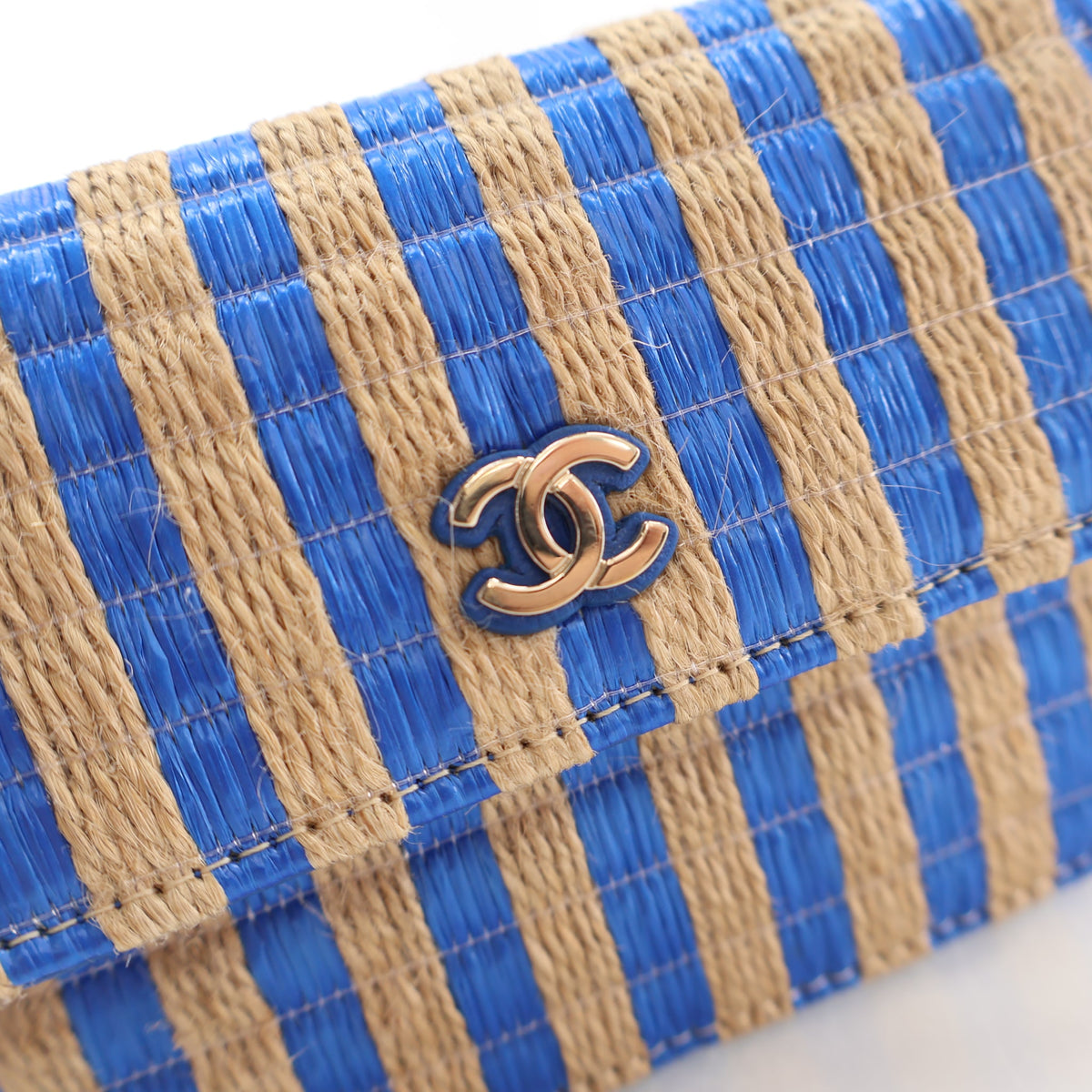 Pre-Owned Chanel Belt Bag Raffia Flap, gold embossed logo detail