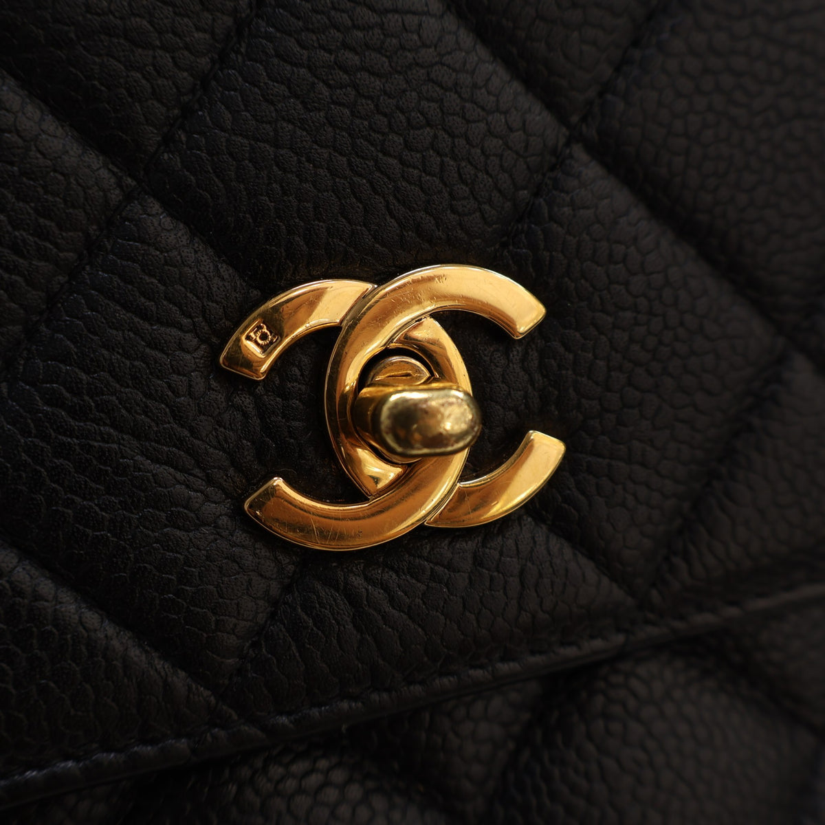 Vintage Chanel Tote Bag Large Caviar Leather Matelasse Chain, gold hardware close-up