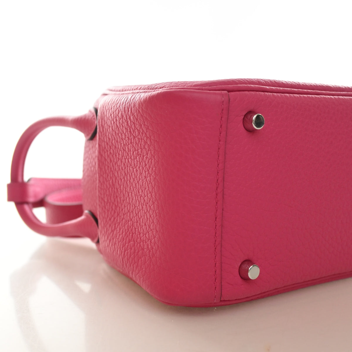 Hermès Rose Shocking Clemence Mini Lindy 20, photo 6 of 15
