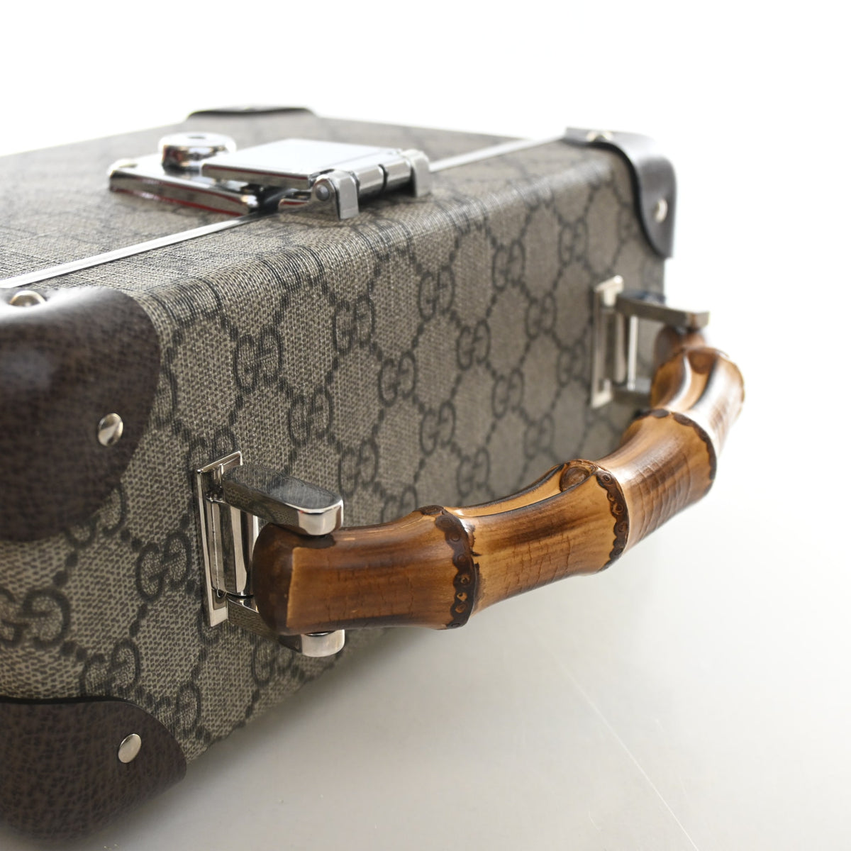 Gucci GG Supreme Globe Trotter Bamboo Handle Trunk Clutch, photo 9 of 14