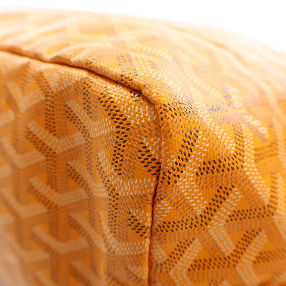 Pre-Owned Goyard PM Goyardine St. Louis, corner and edge detail, photo 14 of 18