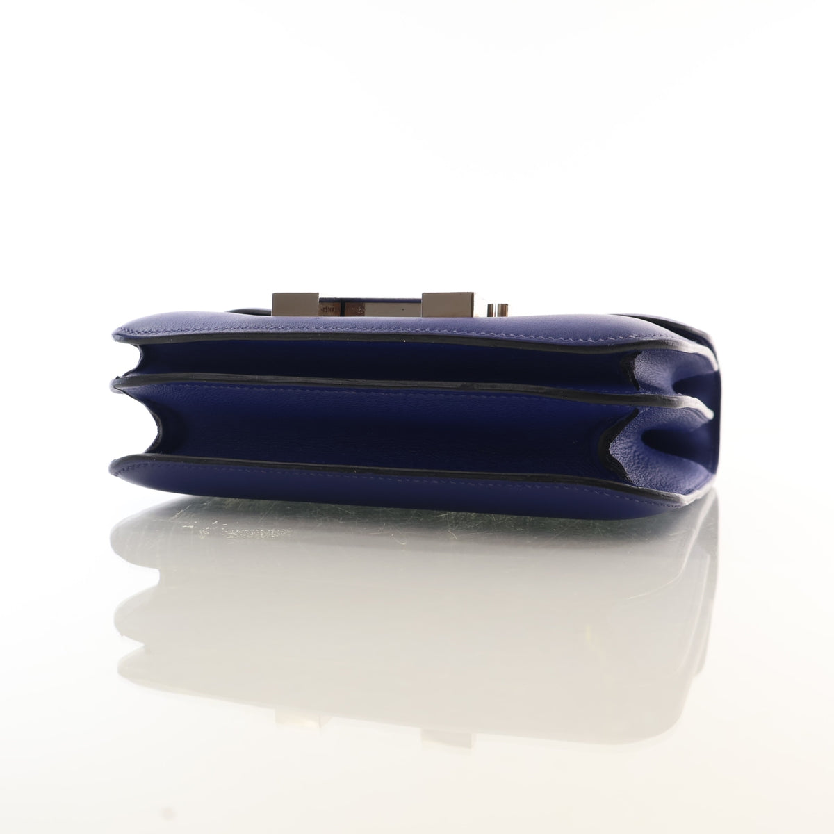 Pre-Owned Hermès Constance 18 Bleu Saphir Swift Leather, side view