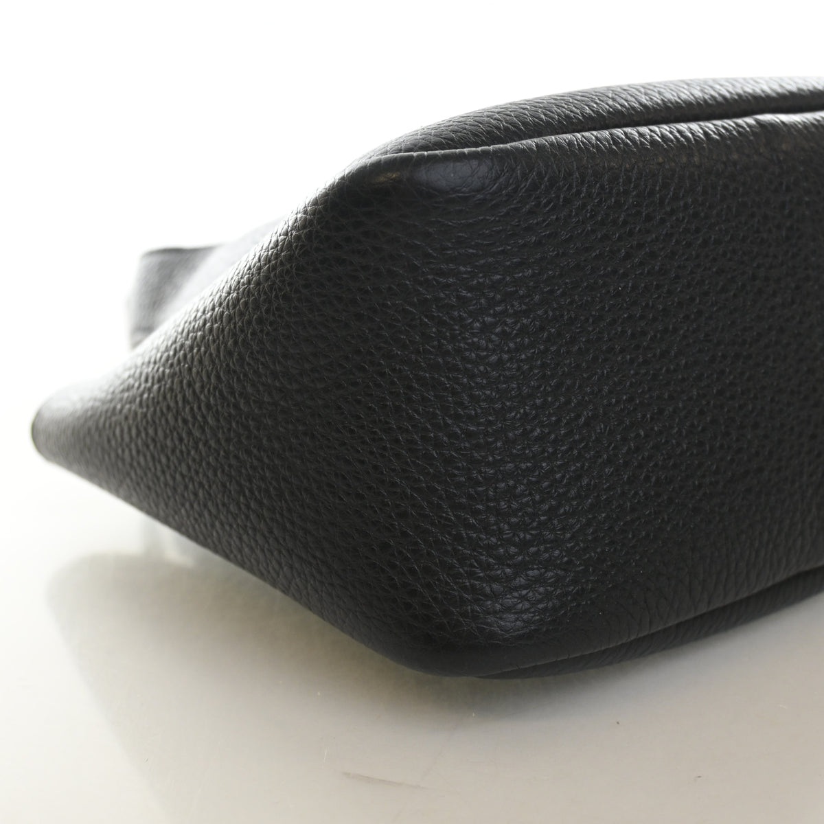 Pre-Owned Prada Tote Mini Vitello Daino Soft, corner and edge detail