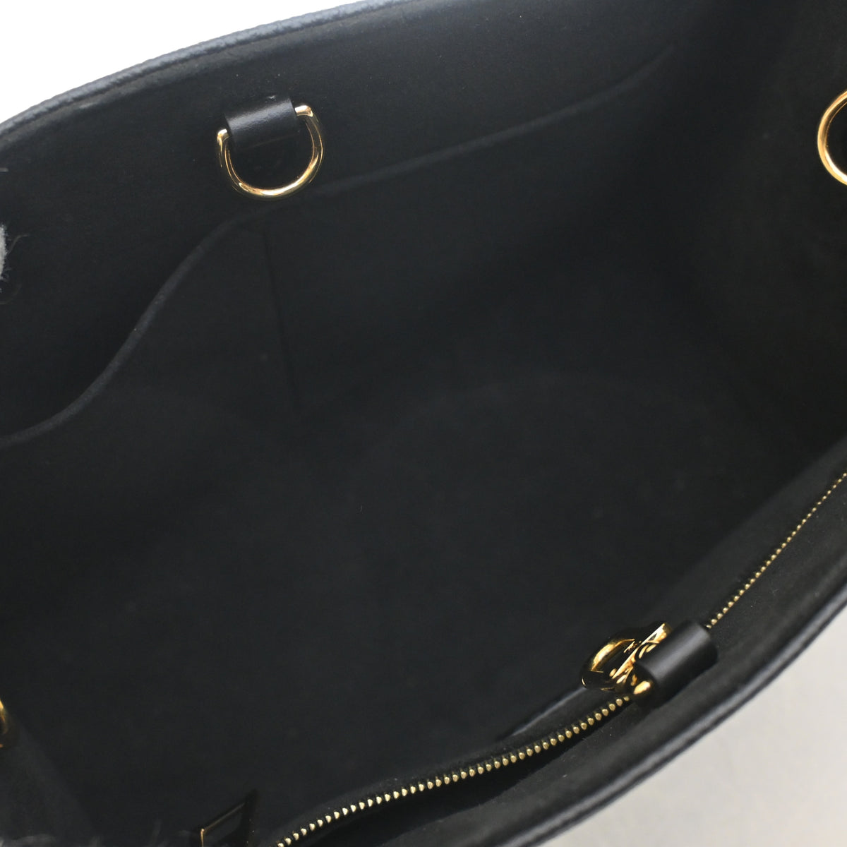 Louis Vuitton Monogram Empreinte Giant OnTheGo PM, photo 12 of 13